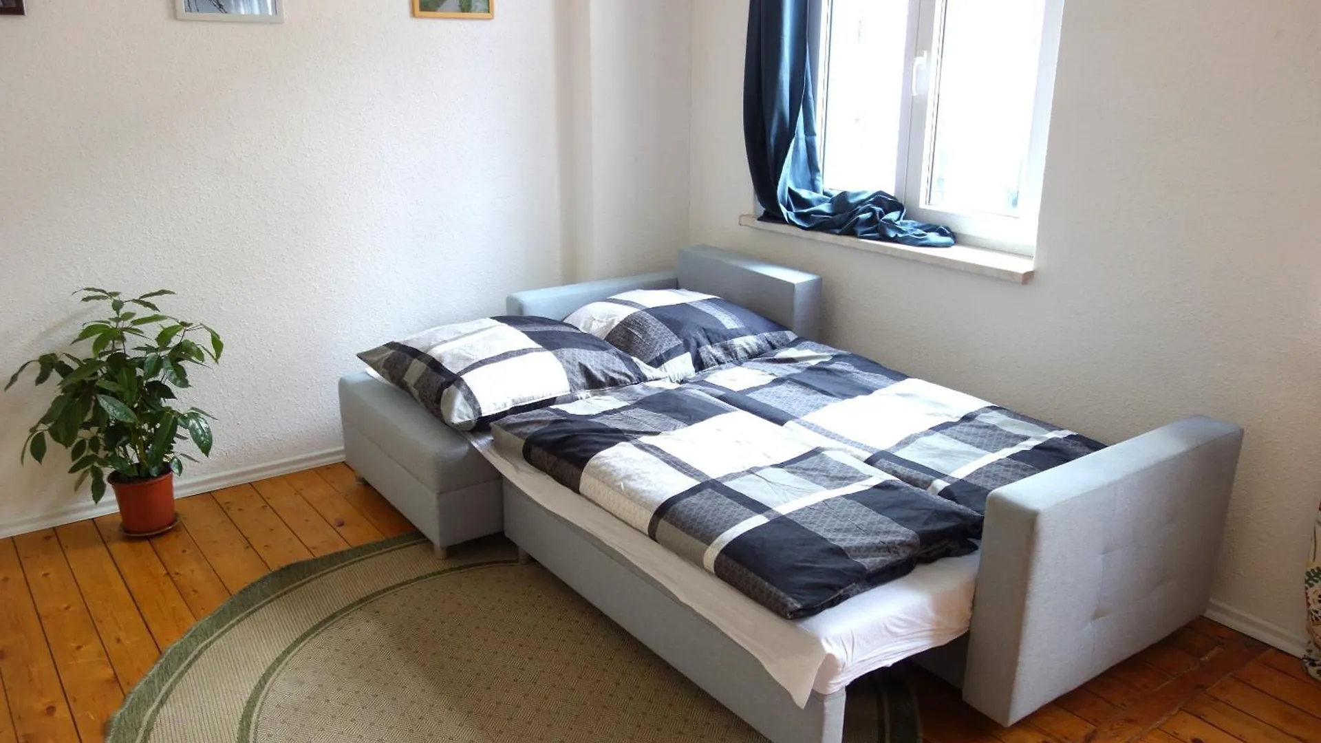 2R-Wohnung Am Rande Der Neustadt Dresden