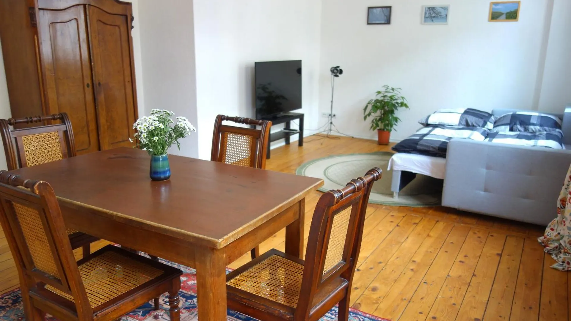 Apartment 2R-Wohnung Am Rande Der Neustadt Dresden Germany